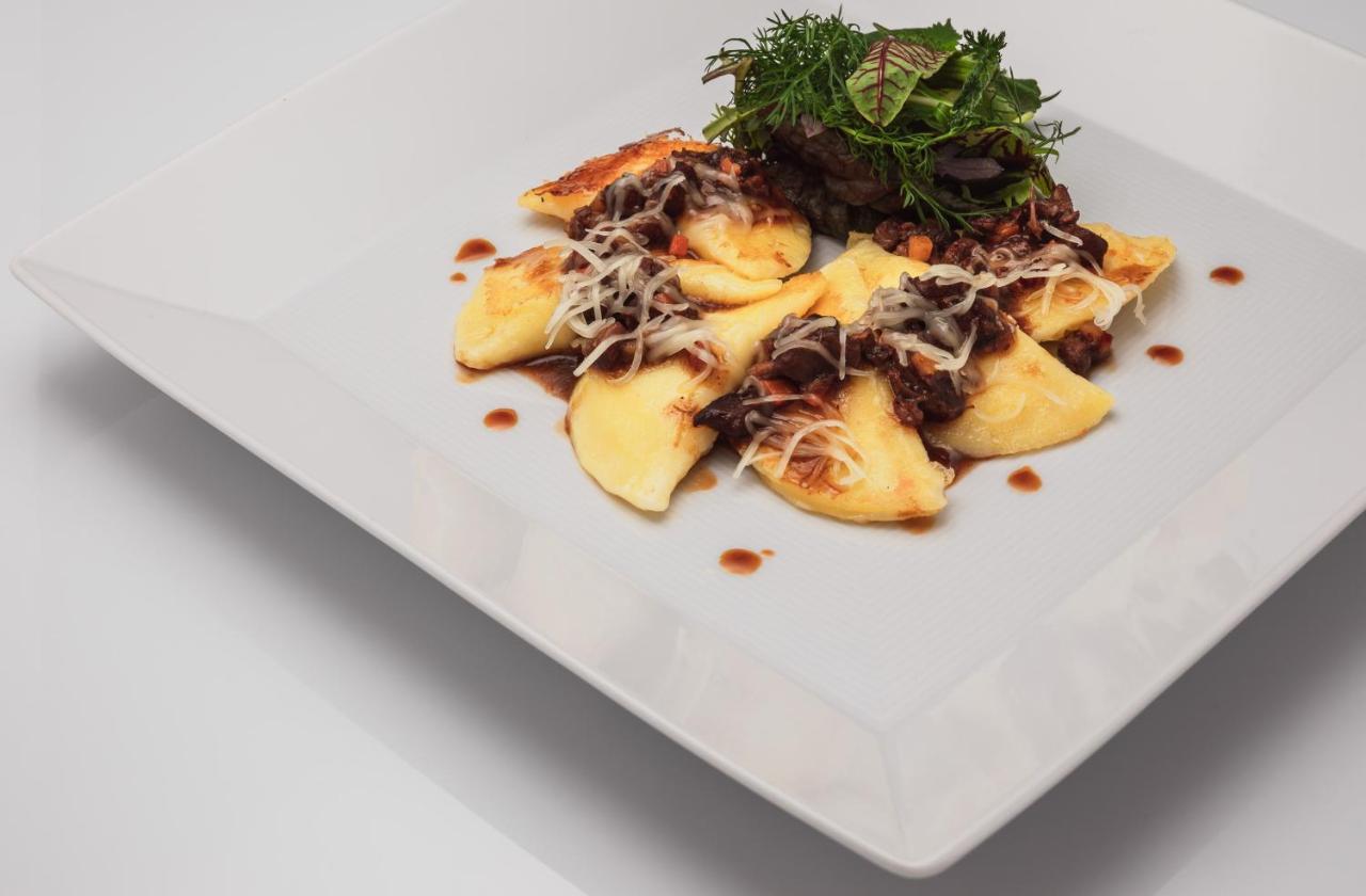 Hotel Bischofhof - Bistro Jasmin Кьюза Экстерьер фото