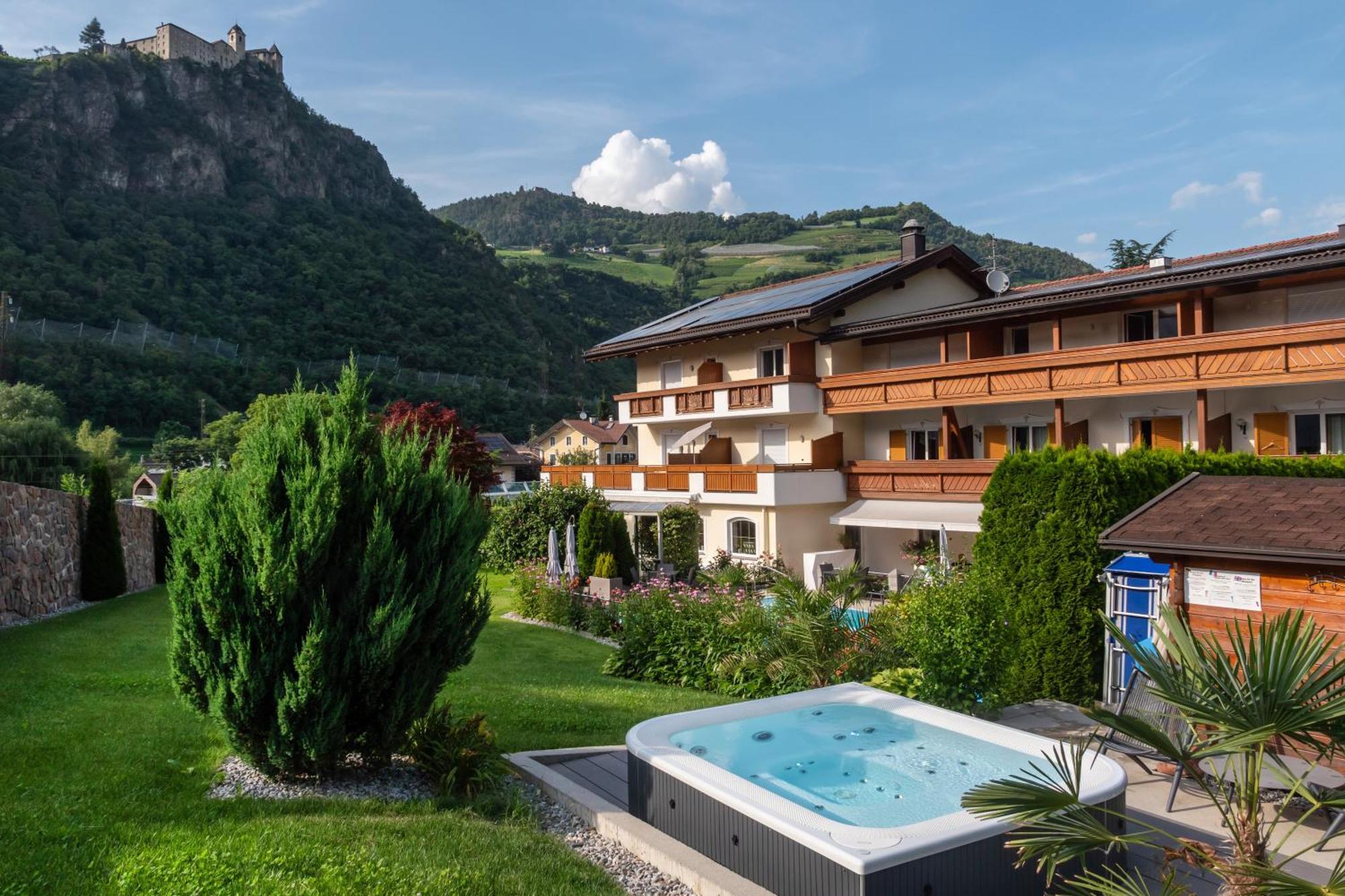 Hotel Bischofhof - Bistro Jasmin Кьюза Экстерьер фото