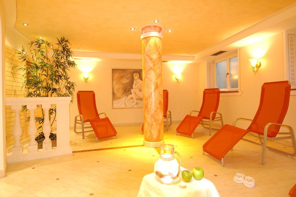 Hotel Bischofhof - Bistro Jasmin Кьюза Экстерьер фото